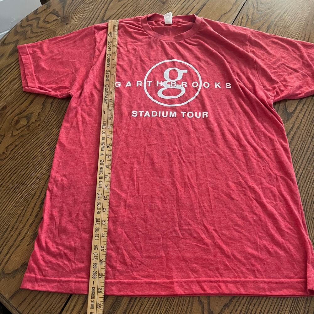 Garth Brooks Stadium Tour I've Got Friends In Stadiums Red T-Shirt Large - Picture 2 of 4